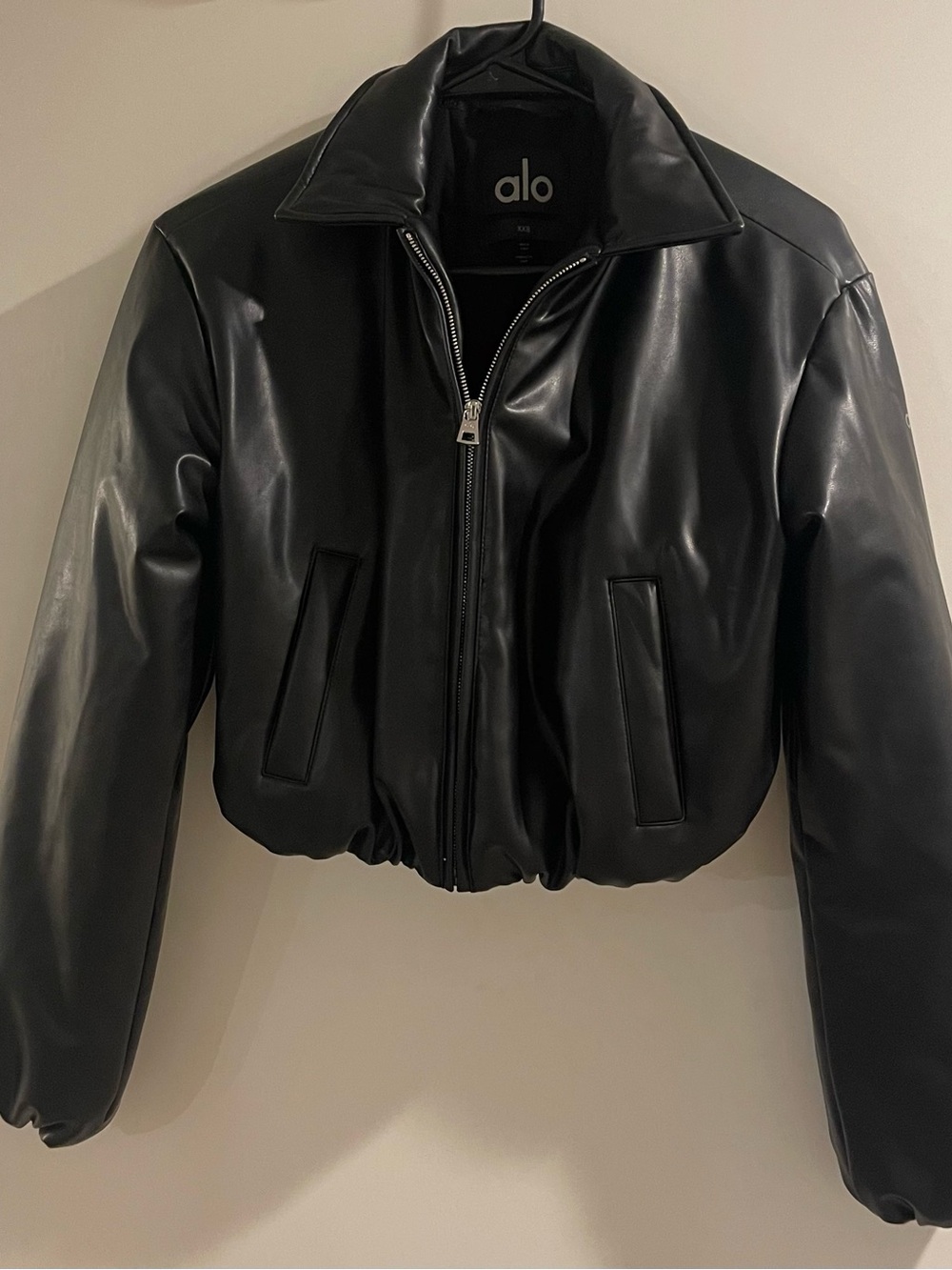 Alo Yoga Women’s Faux Leather Cropped Premier Bomber-XXS